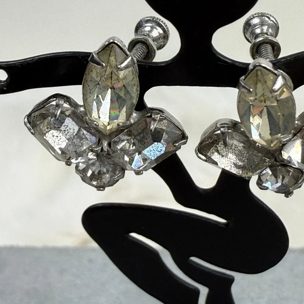 Vintage Rhinestone Screw Back Earrings .75